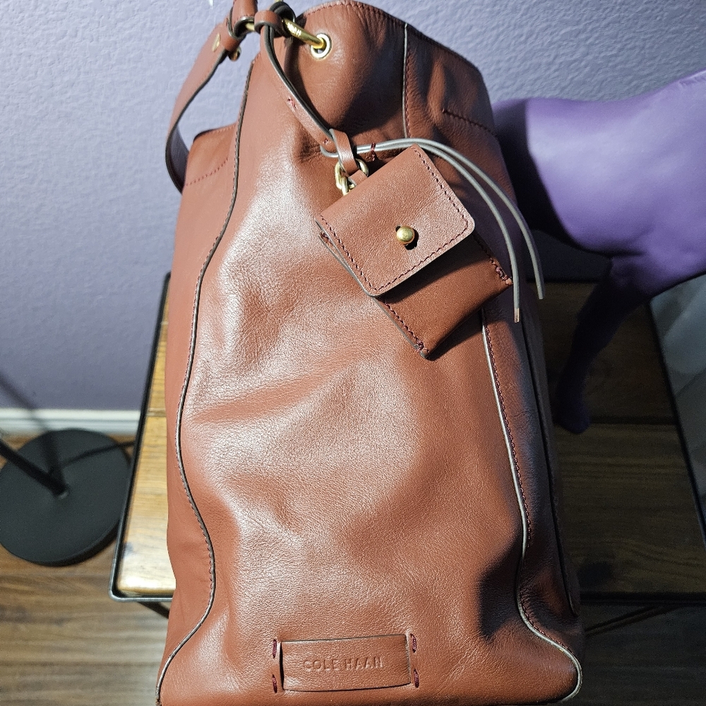 Bucket Handbag - Picture 4 of 4